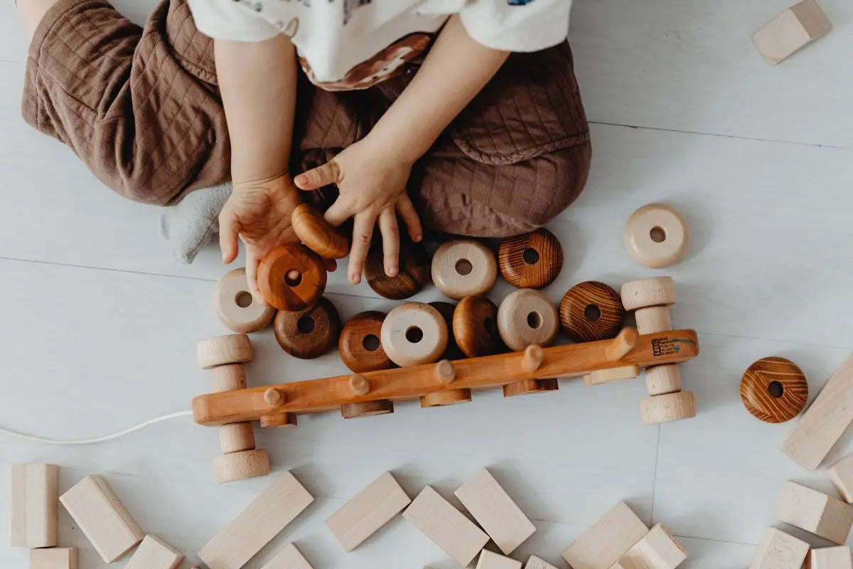 Top-5-des-jouets-en-bois-pour-petits-et-grands-Guide-d-achat BBChoupette