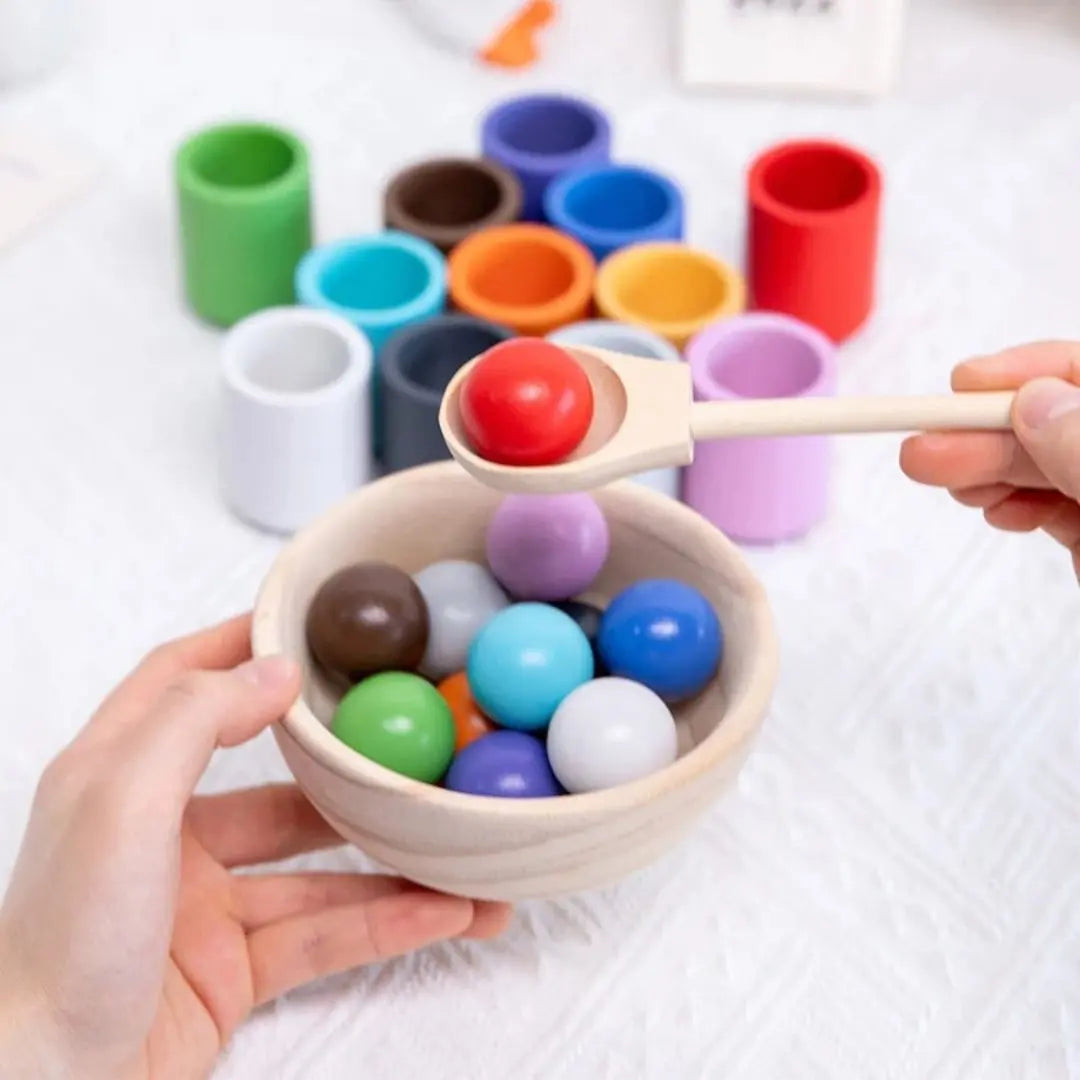 jeu-educatif-boules-tasses-montessori-colormatch-autonomie