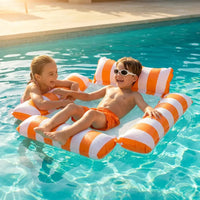 Matelas gonflable piscine rayures orange blanc enfants qui jouent été