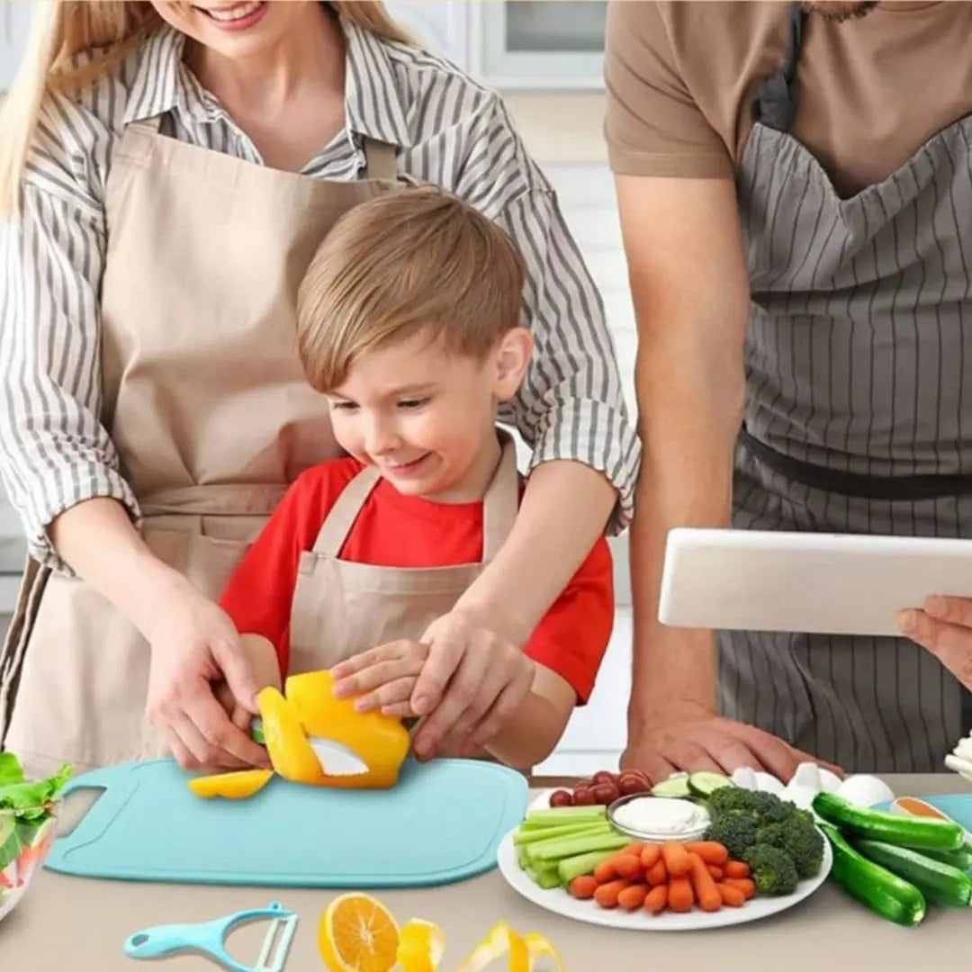 SEMKOTREE Cuisine Enfant Jeu de Rôle de Chef Ustensiles avec Nourriture Jouet et Couteau, Panier Pique-Nique Exterieur SEMKOTREE Cuisine Enfant Jeu de Rôle de Chef Ustensiles avec Nourriture Jouet et Couteau, Panier Pique-Nique Exterieur